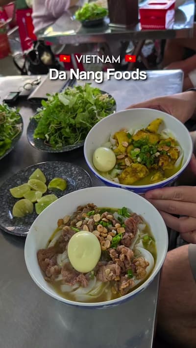 Don't skip these 😍 We don't gatekeep, so here are the locations 🥰 🍜 Mi Quang 📍Mì Quảng Dung 🍤 B