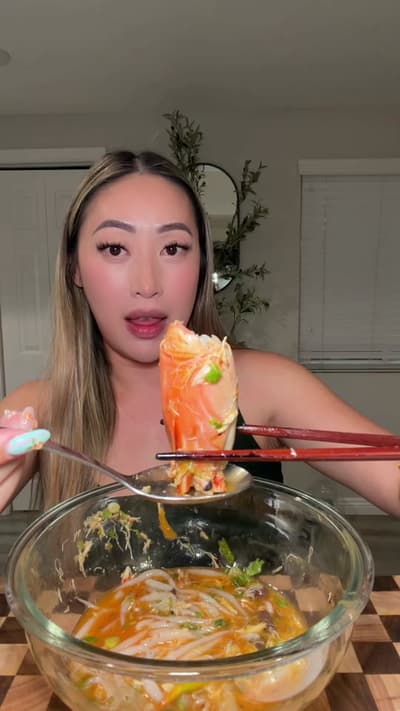 Homemade bánh canh always hits different 🤤 #banhcanh #vietnamesefood #mukbang #eatingshow #eatwithm