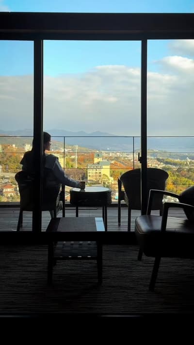 another ryokan stay — beppu, oita ♨️ slow mornings, private onsens, vinyl records, and panoramic vie