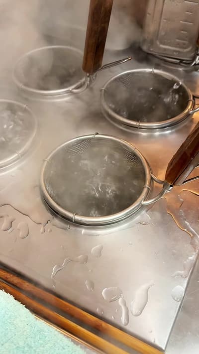 深夜３時でも行列！１日３５０杯完売する爆売れ焼めしラーメン食堂 【大阪ふくちぁんラーメン 塚本店】 📍大阪府大阪市淀川区塚本3丁目2-3 📖チャーシューメン 深夜3時を過ぎても行列ができるほど人気