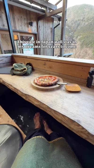 Pizza hot spring combo? Sign me up 👌🏻 👉Follow travellightmel for travel inspiration 🌎 #japantrav
