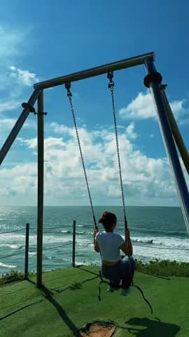 Where is this in Japan? 🌊✨ Details below 👇 A giant swing facing the Sea of Japan – a breathtaking 