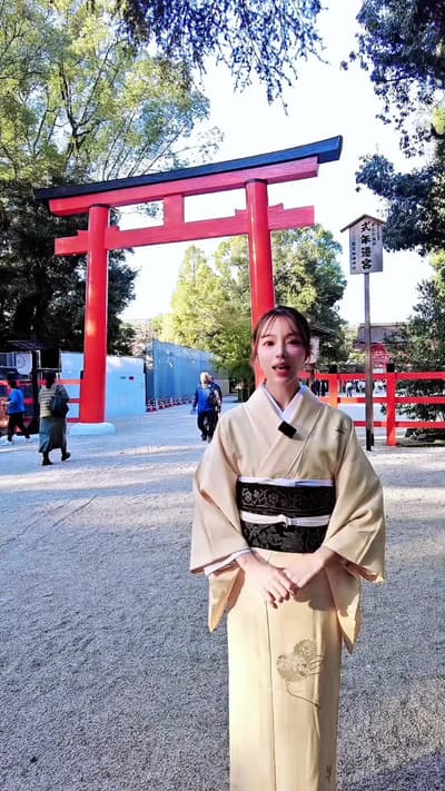 This is Shimogamo Shrine and it’s one of Japan’s oldest Shinto shrines, protecting Kyoto since befor
