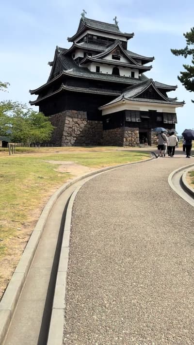 Some places feel different when you finally stand before them. Matsue Castle, one of Japan’s survivi