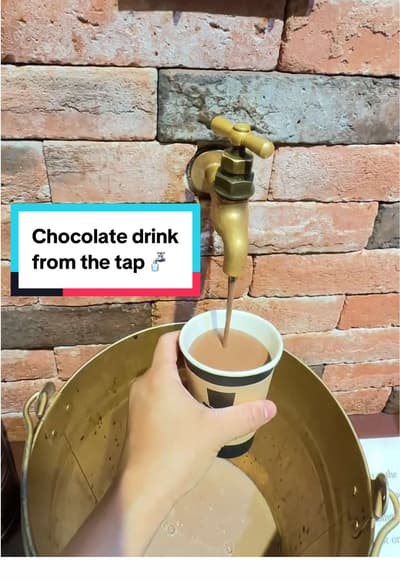 Count Chocolat’s Mansion is just one of the many fun things to try in Huis Ten Bosch! 🍫☕️#japan #tr