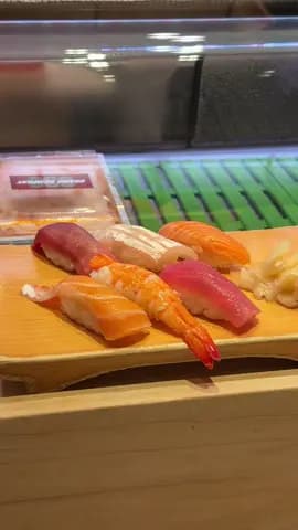 wow travel vlog lmao tokyo kaen trip pt. 1 tonkatsu hinata - shinjuku bikkuri sushi ebisu - shibuya 