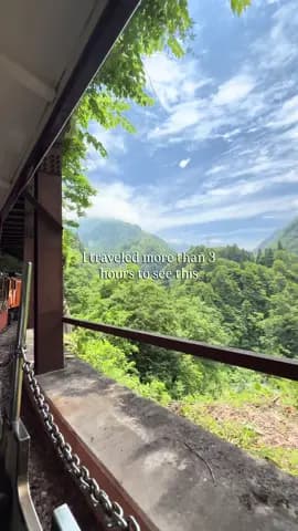 One of my absolute "must-dos" in Toyama Prefecture! 🚂 The Kurobe Gorge is absolutely breathtaking a