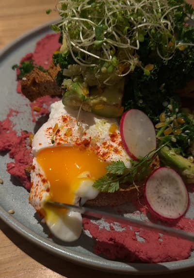 🌟 If you’re in Shibuya and looking for a hidden gem that offers both great coffee and a cozy vibe, 