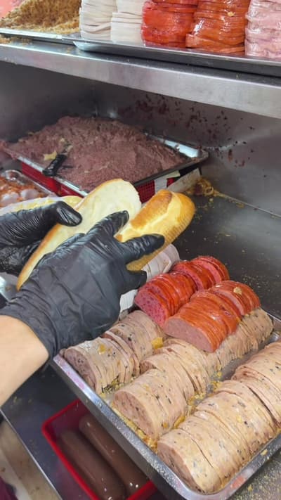 Is this the perfect amount of pate? Today we are back in Vietnam to try @banhmihuynhhoa_saigon_hcmc_
