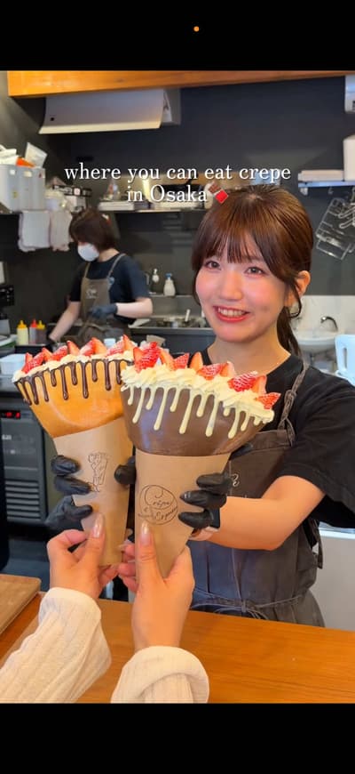 One of the crispiest crepes I’ve had in Japan 🥞🍓✨ If you’re exploring Osaka and have a sweet tooth