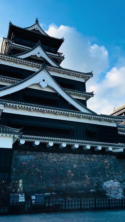 Kumamoto Castle 🏰 Stone walls: The steep Musha-gaeshi stone walls were so powerful up close, like, 