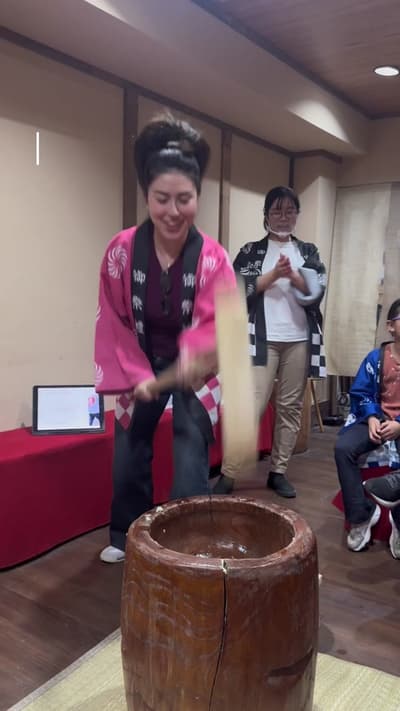 Mochi, deer, and zero time to be tired! #japantravel
Tagged location: Mochi Pounding Experience Osak
