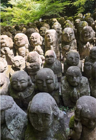 This temple in Kyoto is a hidden gem! Otagi Nenbutsuji is home to about 1,200 moss covered stone sta