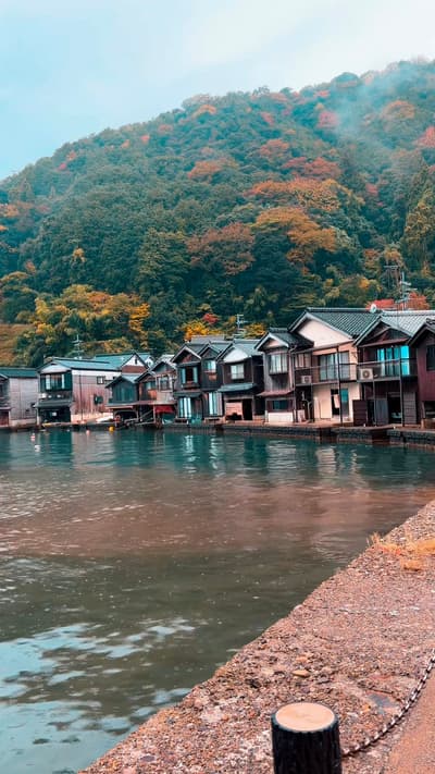 Healing tipis-tipis ke Amanohashidate, tempatnya super aesthetic dan vibes-nya setenang itu 🌊🌲 Cap