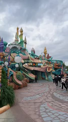 Currently missing Tokyo Disney Sea 😍😭 one of the most beautiful parks and there is still so much I