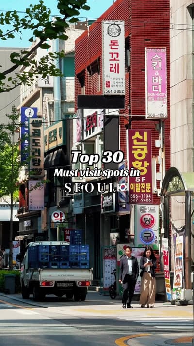 🇰🇷30 Must visit spots in Seoul, South Korea🇰🇷 • • 1. Gangnam Style Statue 2. Hongdae Walking Str