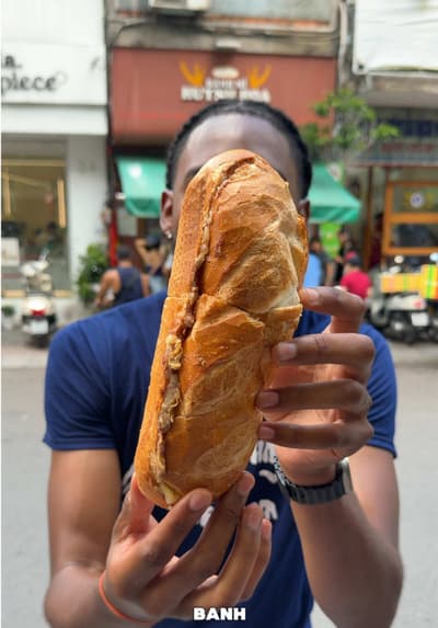 Trying the Best Banh Mi in Vietnam 🇻🇳 26 Lê Thị Riêng, Bến Thành, Hồ Chí Minh #vietnam #dmoeats #f